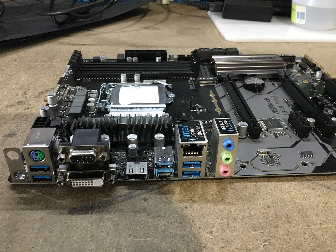 Asrock Z370 Pro4 Motherboard ATX LGA 1151 DVI VGA HDMI Intel Z370 Au Seller