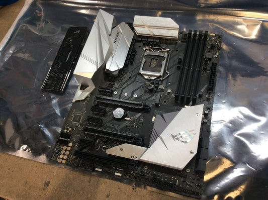 ASUS ROG STRIX Z370-E GAMING Motherboard ATX DDR4 USB-C DP HDMI DVI Intel Z370