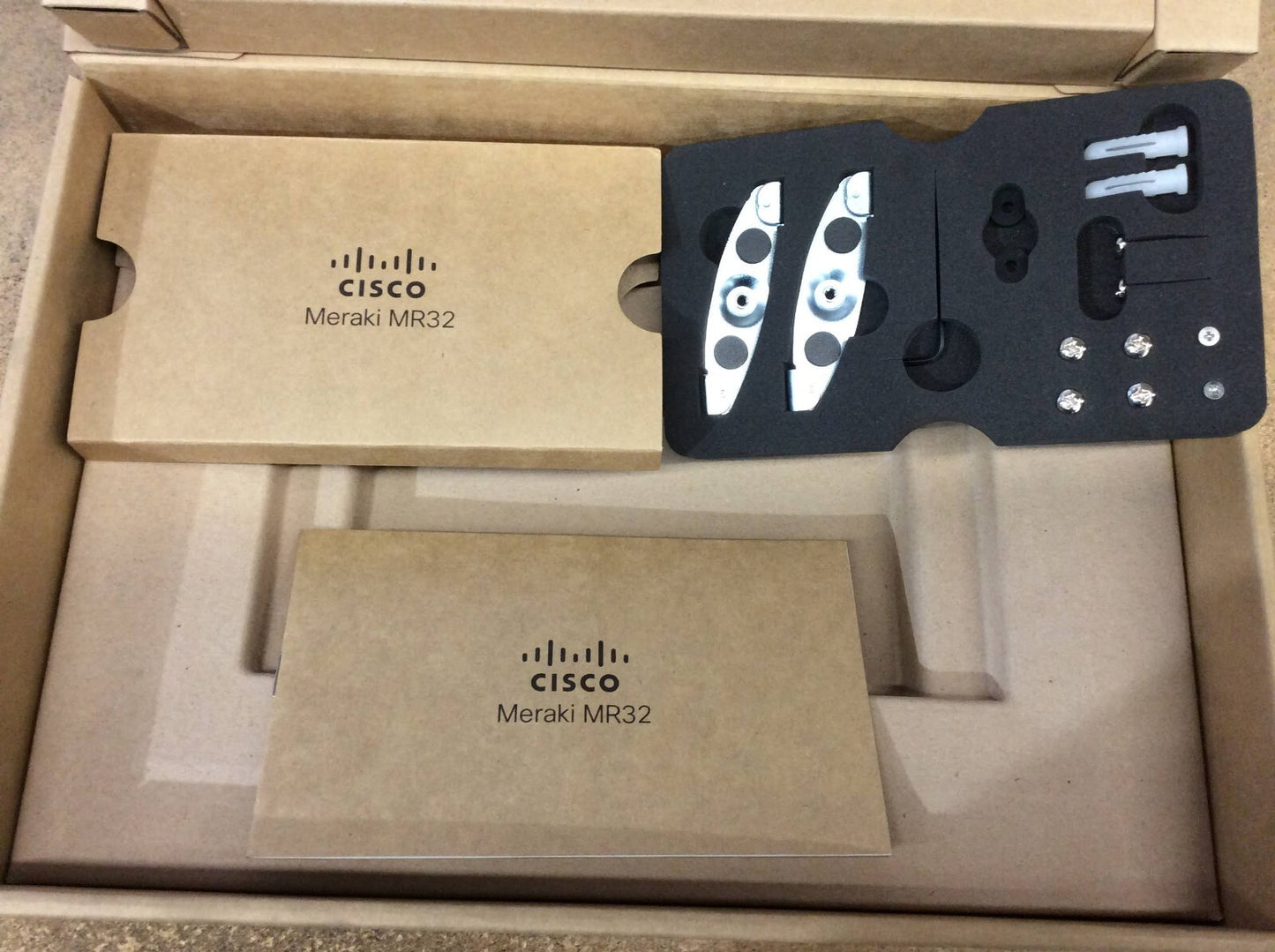 Cisco Meraki MR32-HW Managed Access Point w/Box,Stand and Accessory & Unclaimed