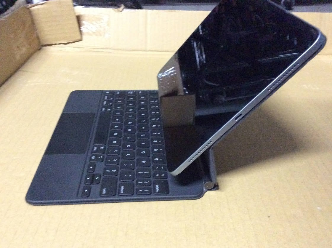 Apple iPad Air 4 A2261 Tablet 10.9" 256GB Sky Blue with Apple Magic Keyboard A+