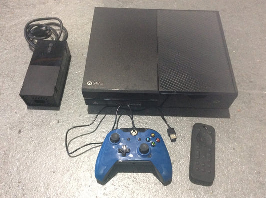 Microsoft Xbox One 500GB Console 1540 + Controller 048-082 + Remote + Adapter