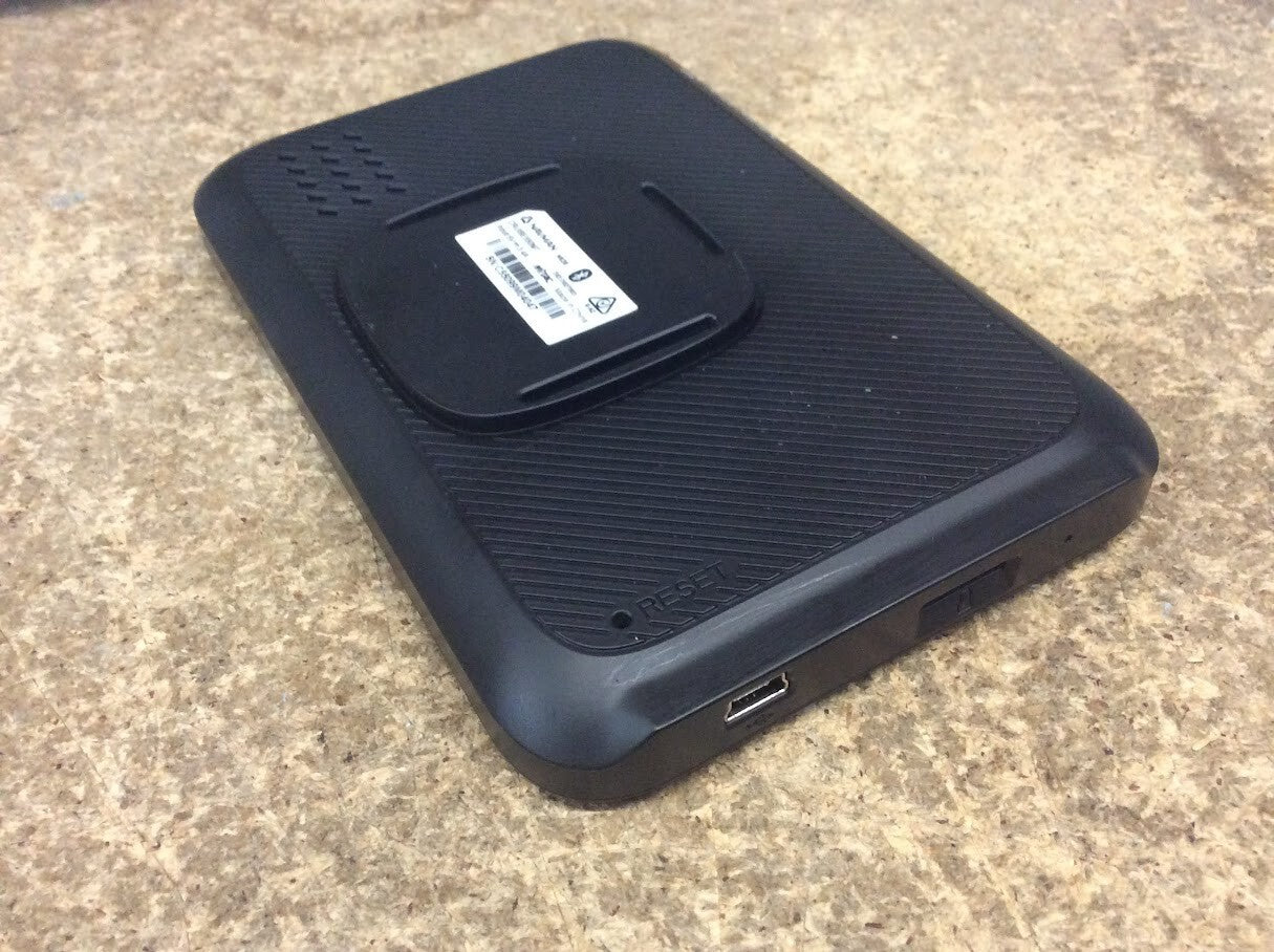 NAVMAN Cruise 550MT Communications Device w/Trave Case+ Charger+ No Mounts Black