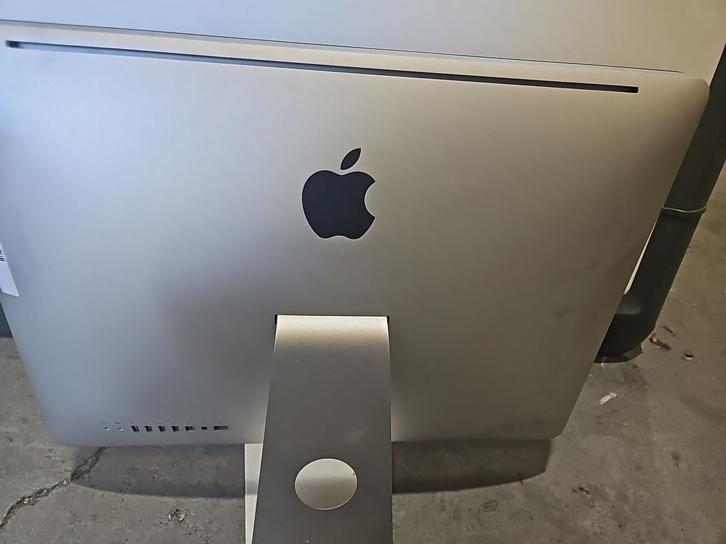 Apple iMac A1311 AIO 21.5'' i5-2400S 12GBRAM 500GBHDD EMC2428 USB2.0 Silver A-