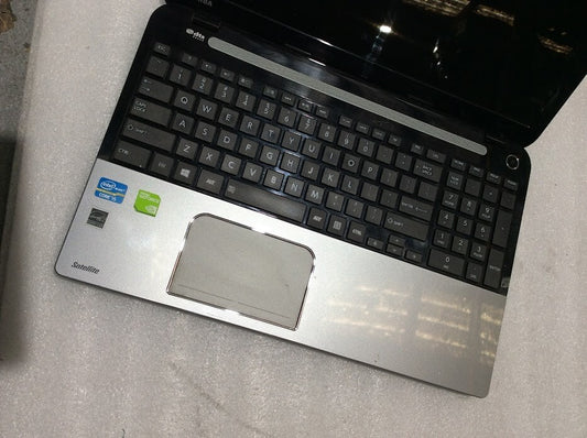 Toshiba Satellite L50-A Laptop 15.6'' i5-3337U 4GBRAM 750GBHDD HDMI VGA USB3.0 B