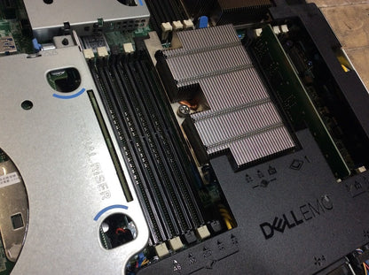 Dell PowerEdge R440 2 x Xeon Bronze 3104+2*PSU +8GB PC4+4 Ports Network Card A-