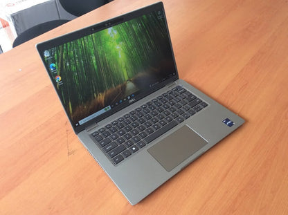 DELL Latitude 5430 12th Gen Laptop 14'' i7-1265U 32GBRAM 256GB USB-C Win10 A-