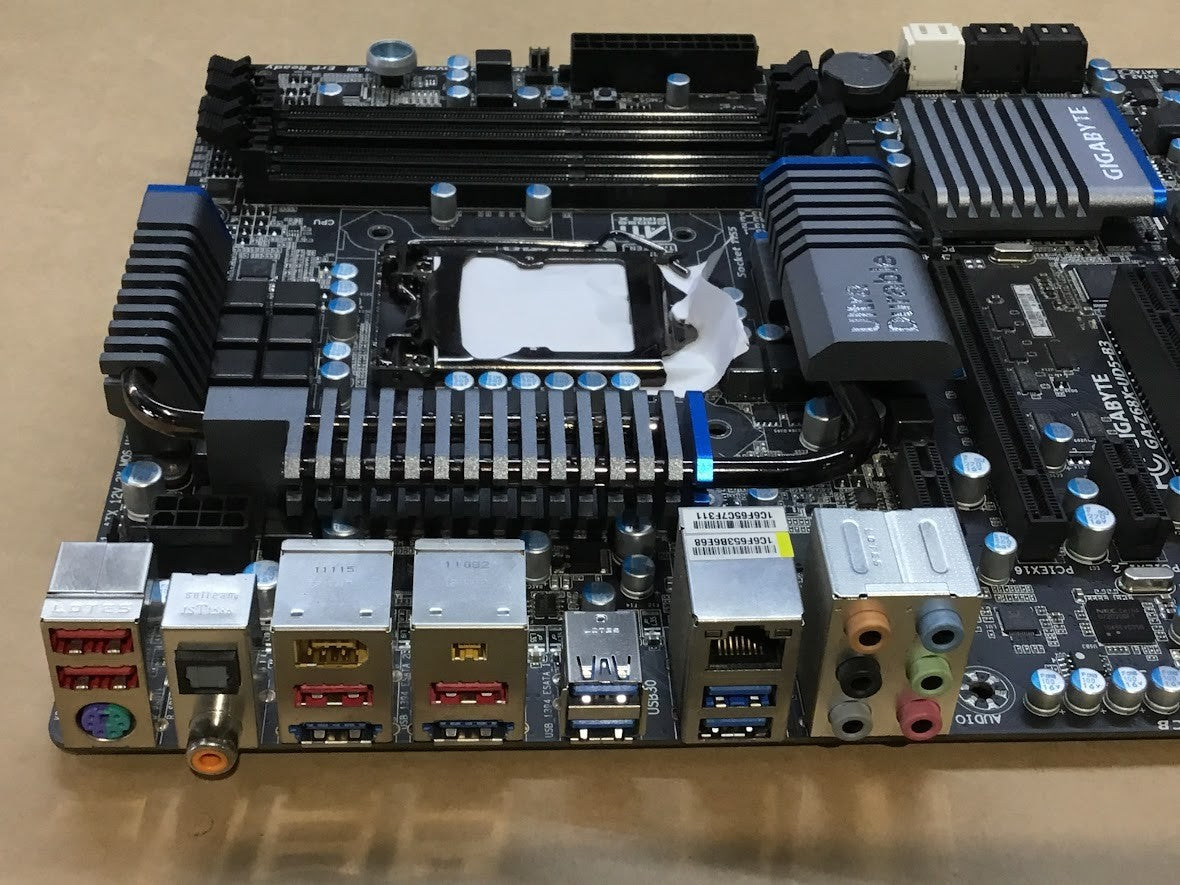 GIGABYTE GA-Z68X-UD5-B3 Motherboard ATX LGA 1155 USB3.0 Intel Z68 Au Seller