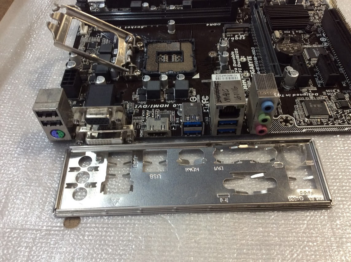 GIGABYTE GA-B150M-HD3 Motherboard microATX DDR4 LGA 1151 VGA HDMI DVI Intel B150
