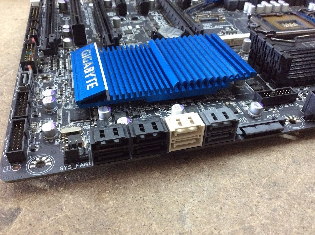 GIGABYTE GA-Z77X-UD5H Motherboard DDR3 ATX LGA 1155 DP HDMI DVI VGA Intel Z77