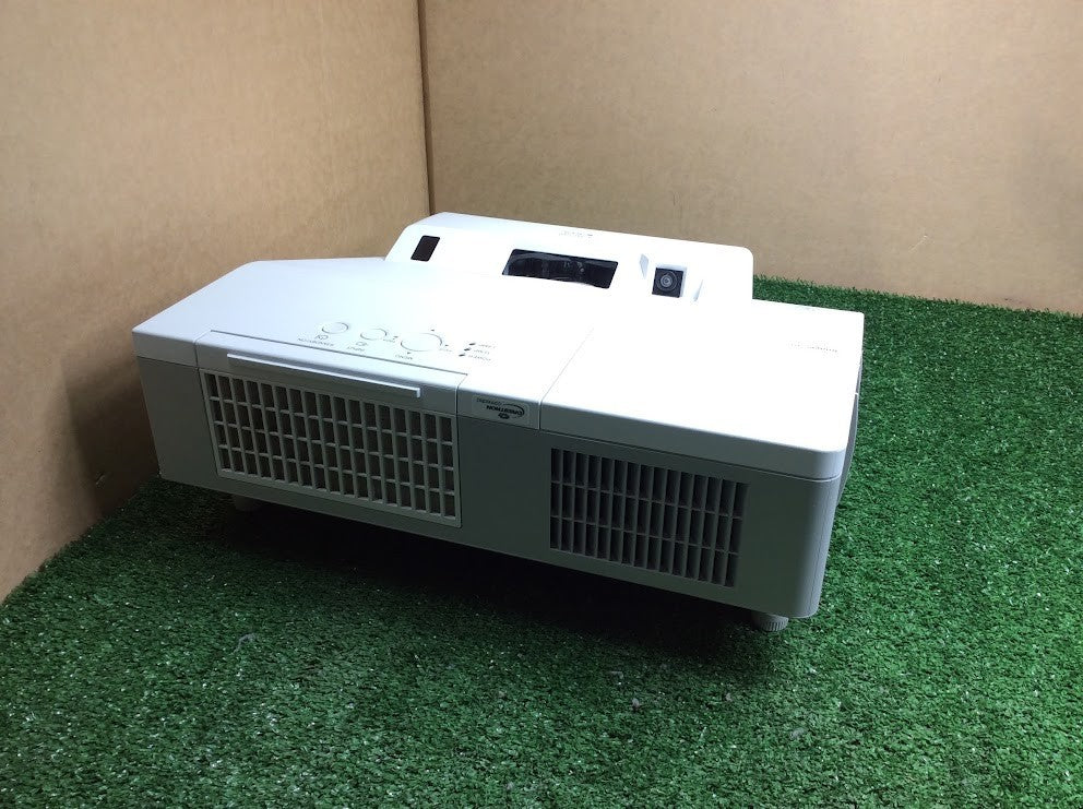 [AU]Hitachi CP-TW3005 WXGA Ultra Short Throw Projector VGA HDMI LAMP HOURS 1787H