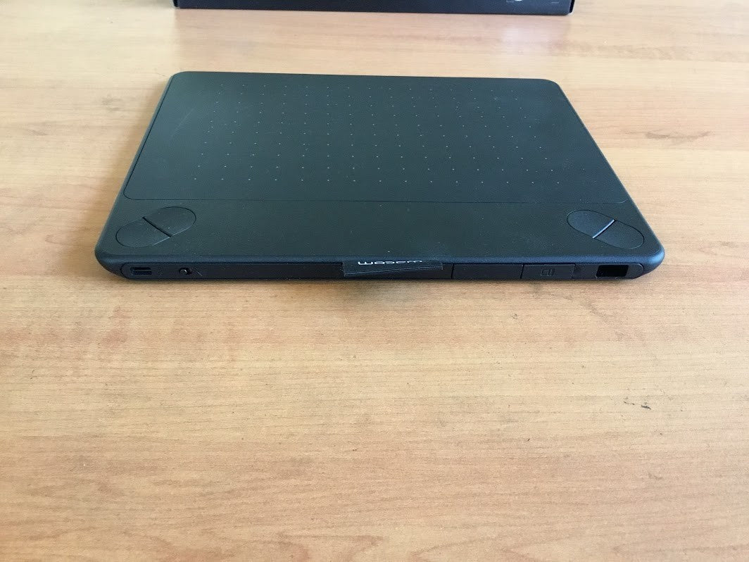 [AU] Wacom CTH-490/K2 Intuos Photo Creative Pen & Touch Tablet + Data Cable A-