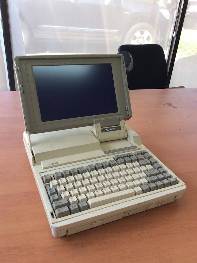 [AU Seller] Toshiba T1600 Vintage Laptop PA8010EA No Test No Charger B