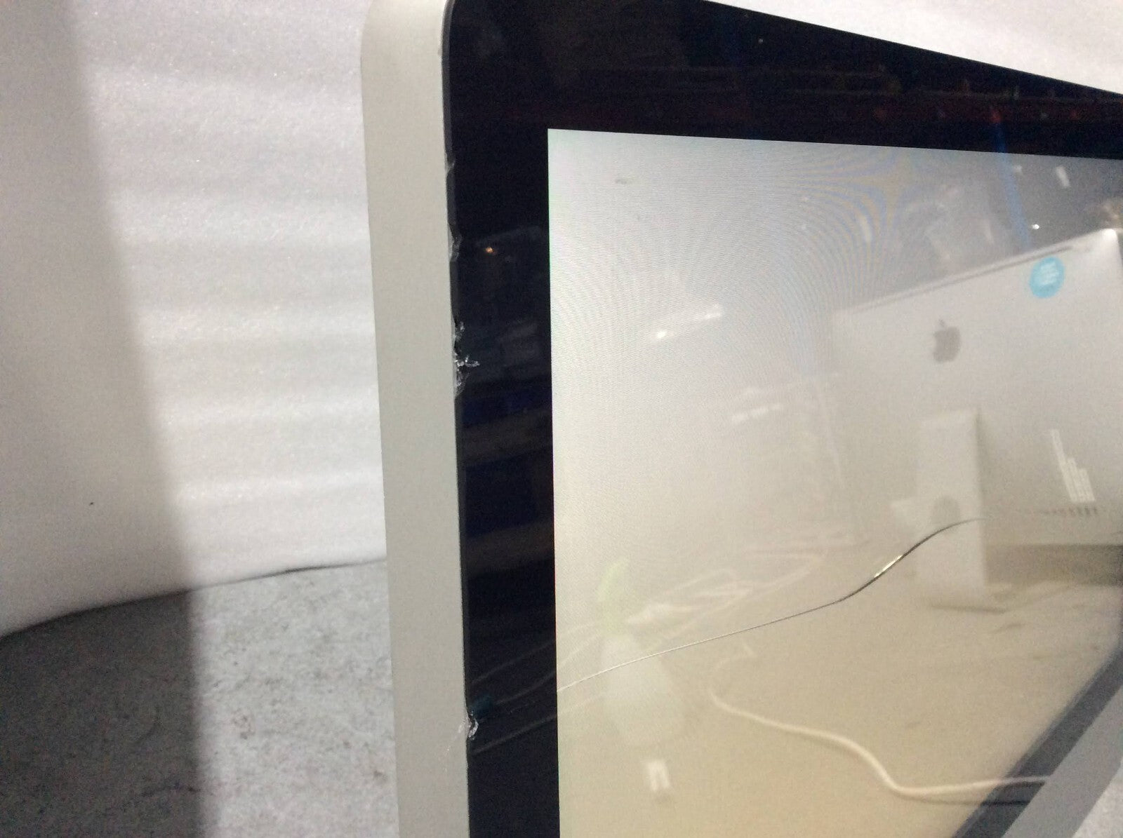 Apple iMac A1311 AIO 21.5'' Intel Core 2 Duo E7600 4GBRAM 500GB EMC2308 Silver