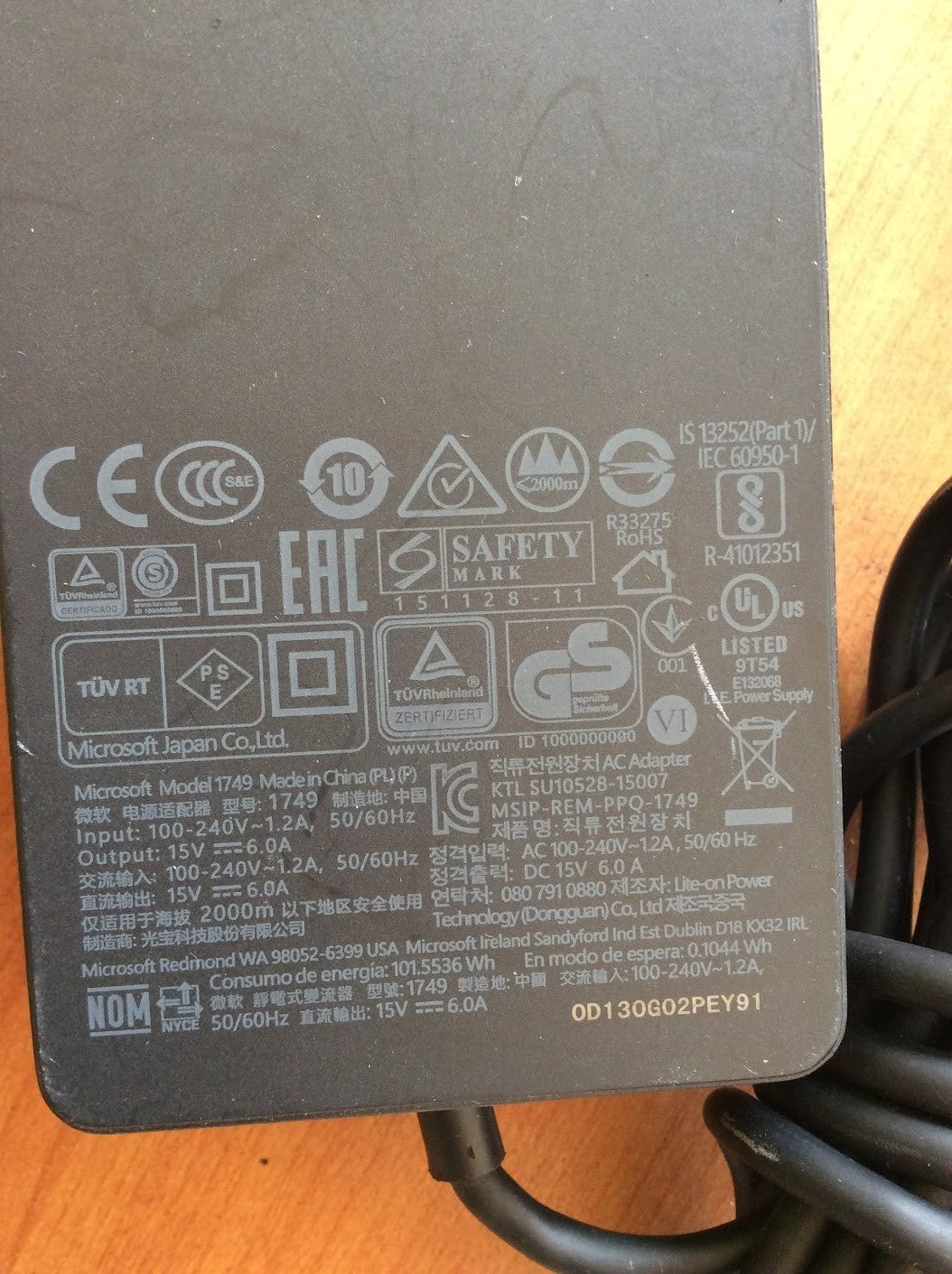 Microsoft Surface Pro 1661 Docking Station + 1749 Power Adapter Au Seller