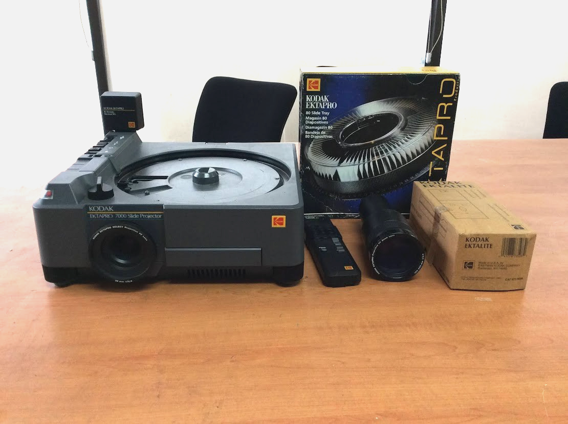 [AU Seller] Kodak Ektapro 7000 Slide Projector Combo (Vintage Item) - Untest A-