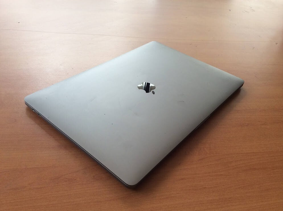 Apple Macbook Pro A1990 Laptop 15.4'' i7-8850H@2.60GHz 32GBRAM 1TBSSD EMC3359 A-