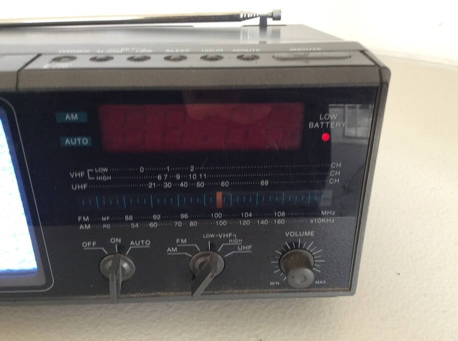 REALISTIC TV AM/FM CLOCK RADIO CHRONOVISON-1 240V 50Hz Au Seller