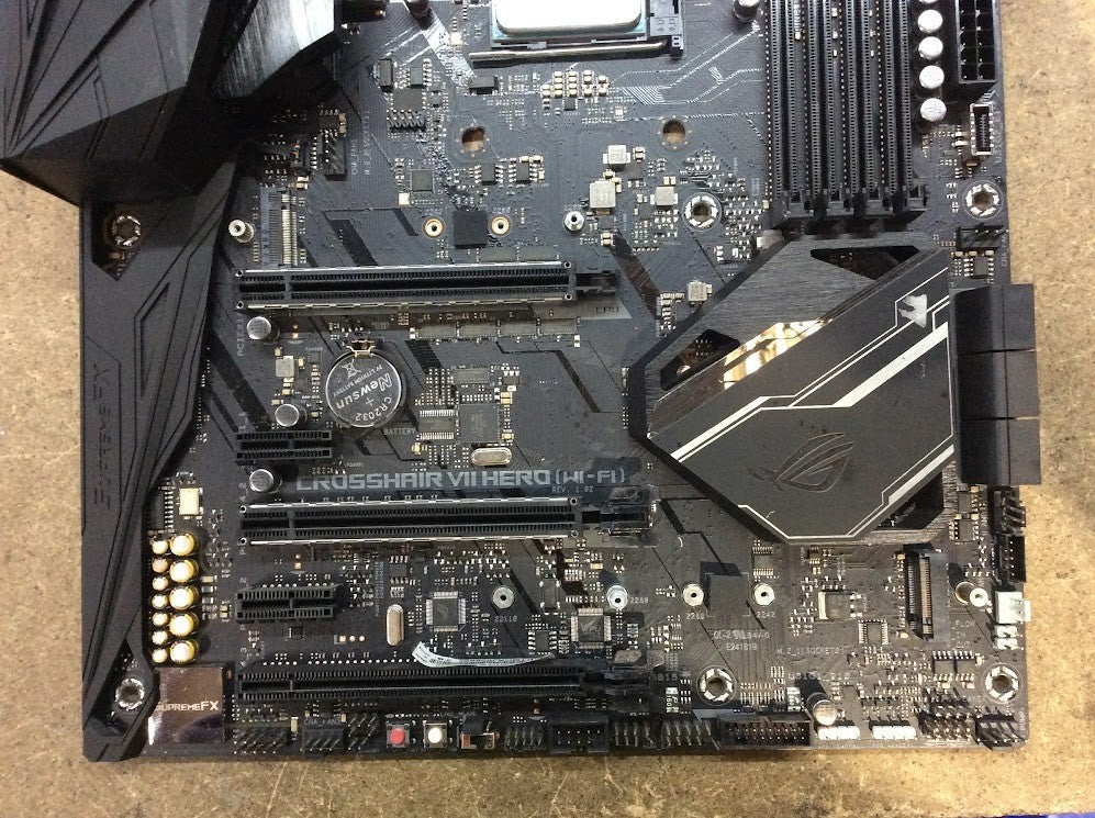 [AU] ASUS ROG CROSSHAIR VII HERO (WI-FI) ATX AMD X470 USB-C With AMD R3 3200G