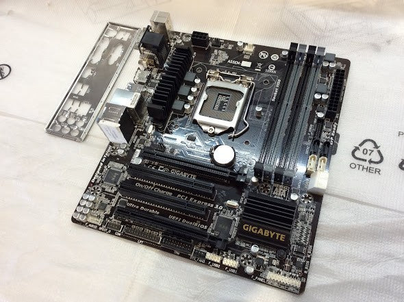 GIGABYTE GA-B85M-D3H Motherboard micro ATX LGA 1150 DVI VGA HDMI Intel B85 [AU]