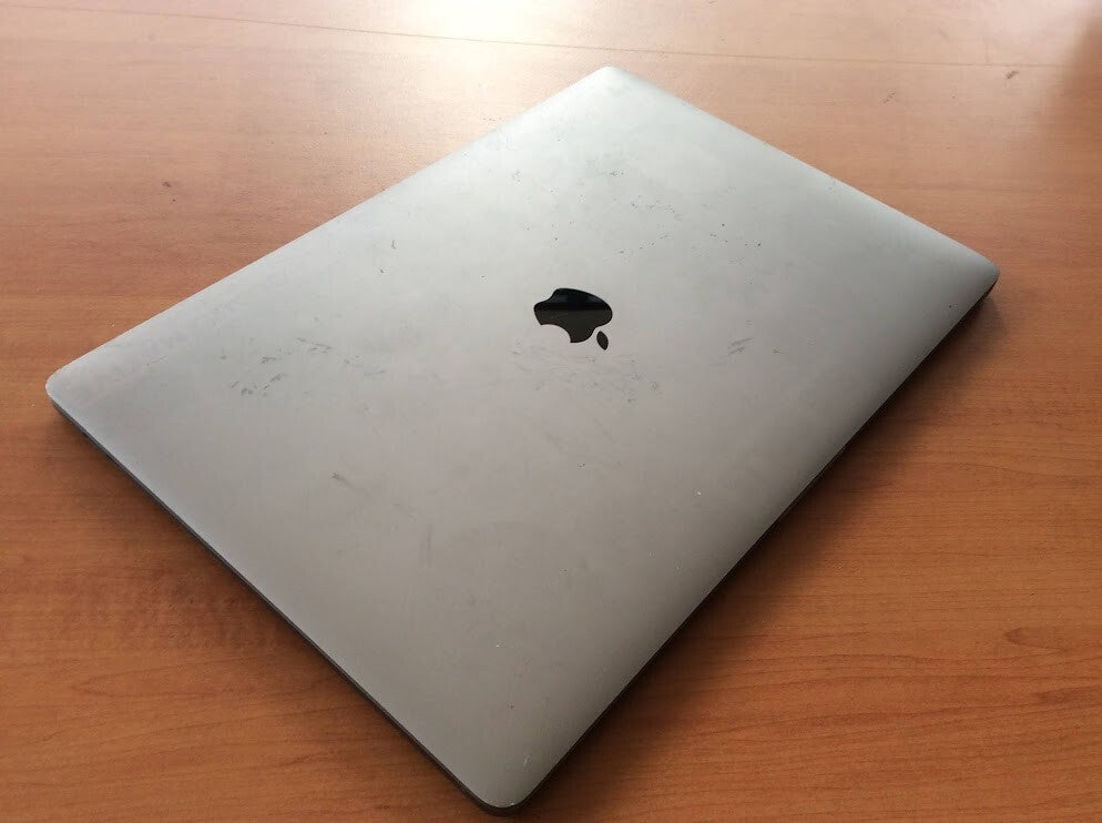 Apple Macbook Pro A1990 Laptop 15.4'' i7-8850H 32GBRAM 1TBSSD EMC3215 Silver A-