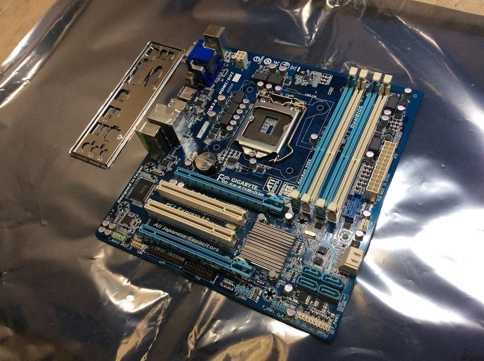 GIGABYTE GA-B75M-D3H Motherboard DDR3 mATX LGA 1155 VGA DVI HDMI Intel B75 [AU]