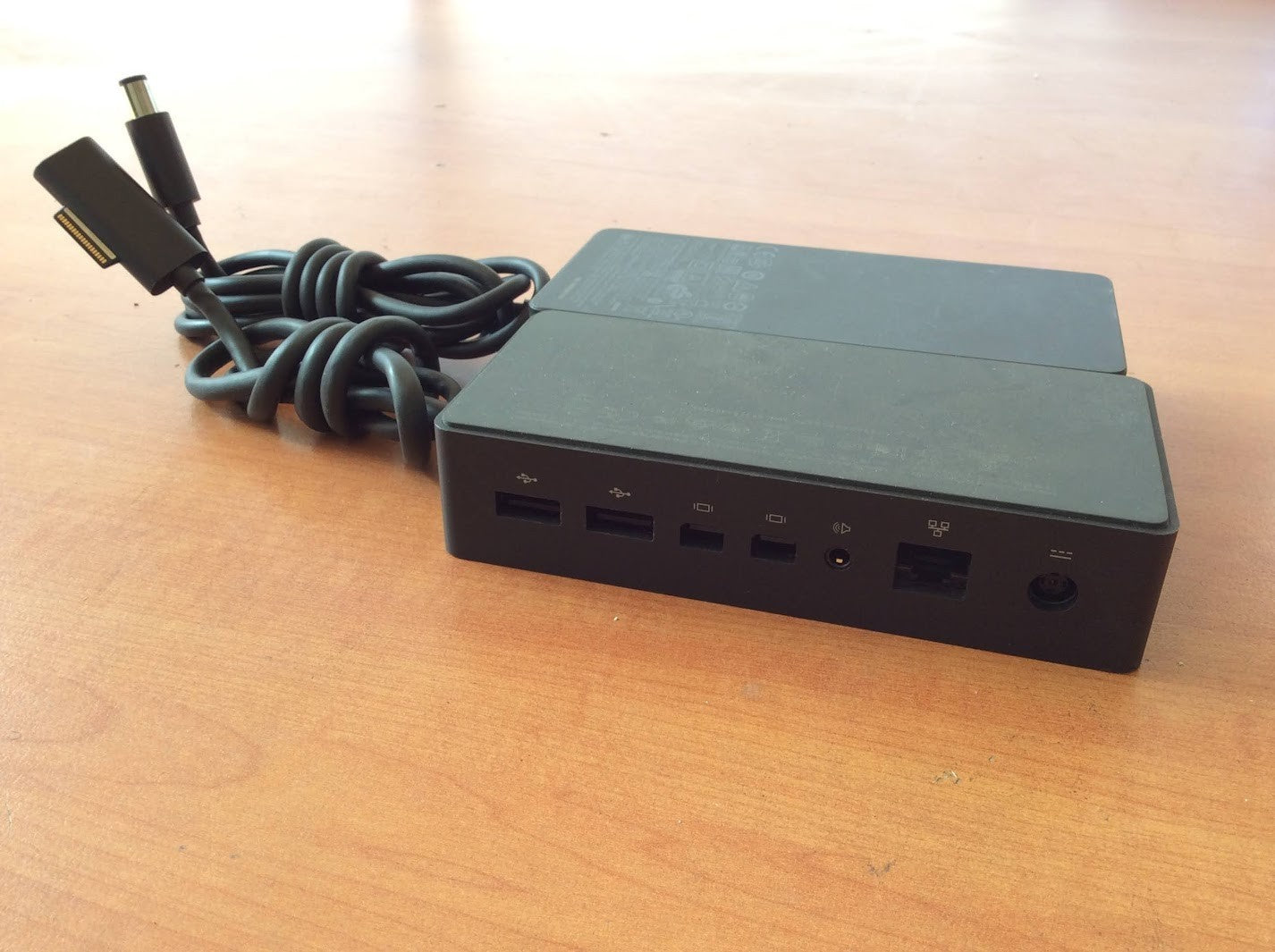 Microsoft Surface Pro 1661 Docking Station + 1749 Power Adapter Au Seller
