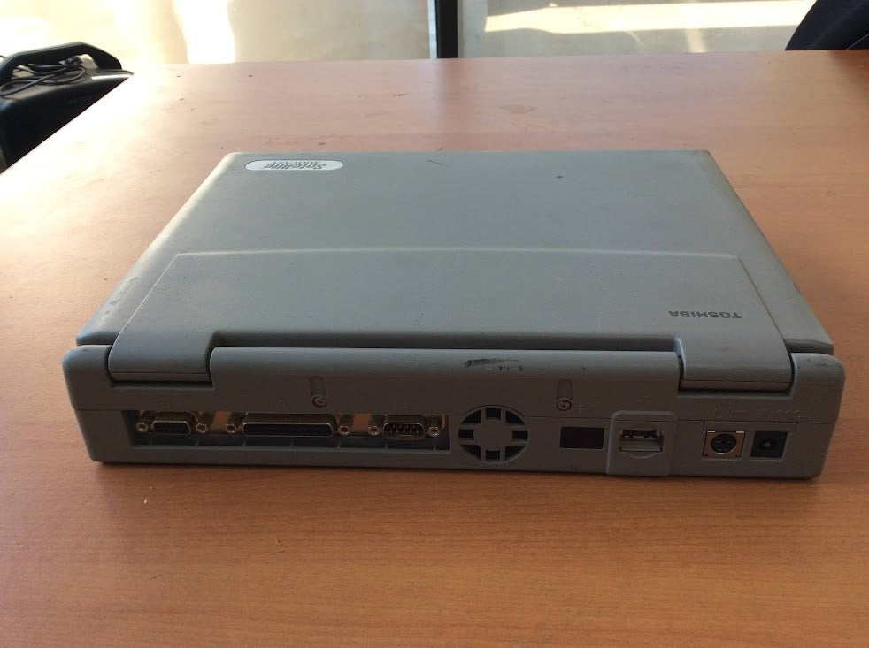 [AU Seller] Toshiba Satellite PA1261ea 300CDT-Intel Vintage Laptop No HDD B