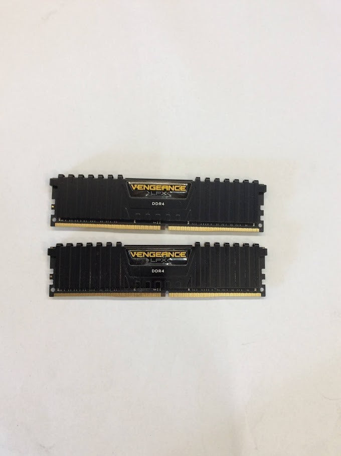 Corsair Vengeance 32GB (2 x 16GB) DDR4 CMK32GX4M2C3000C16 3000HMz Desktop Memory