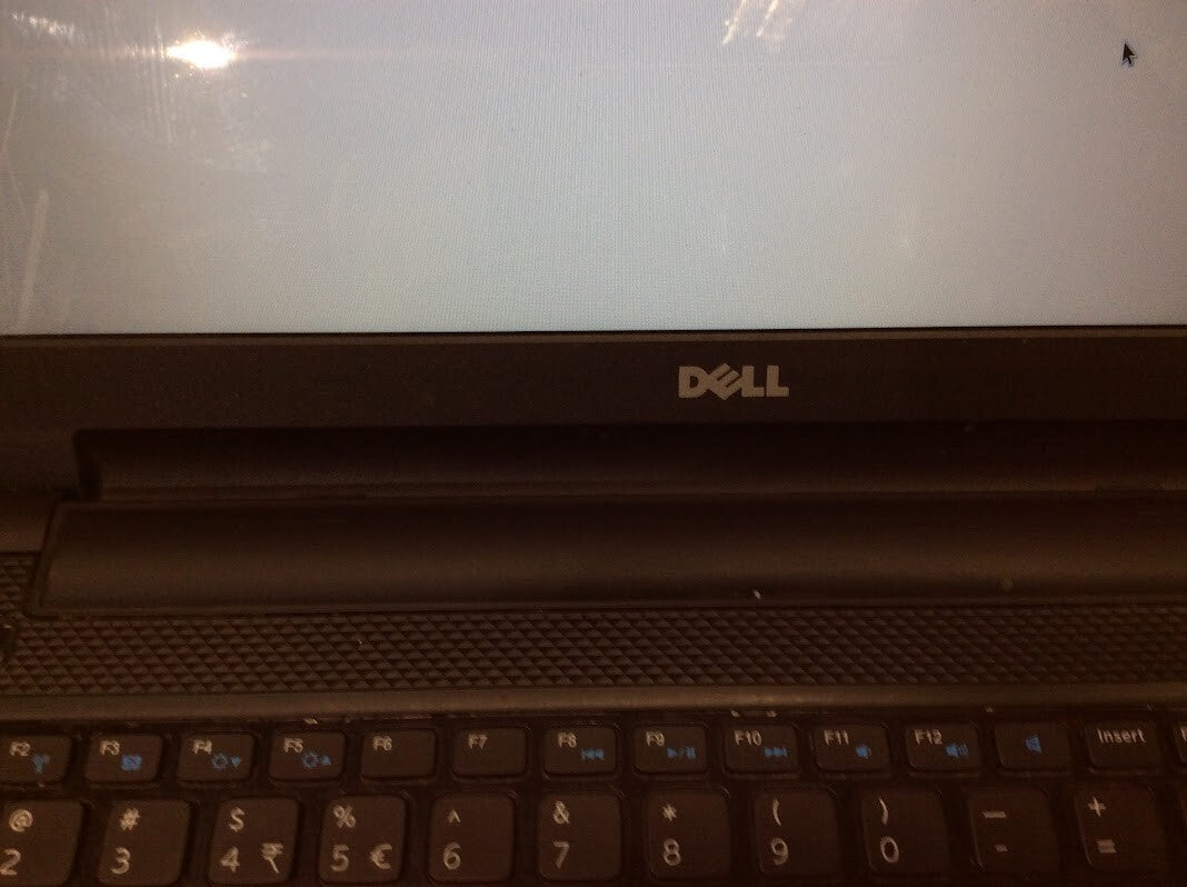 DELL Inspiron 3521 Laptop 15.6'' Pentium 997 4GBRAM 1TB USB3.0 HDMI Black B