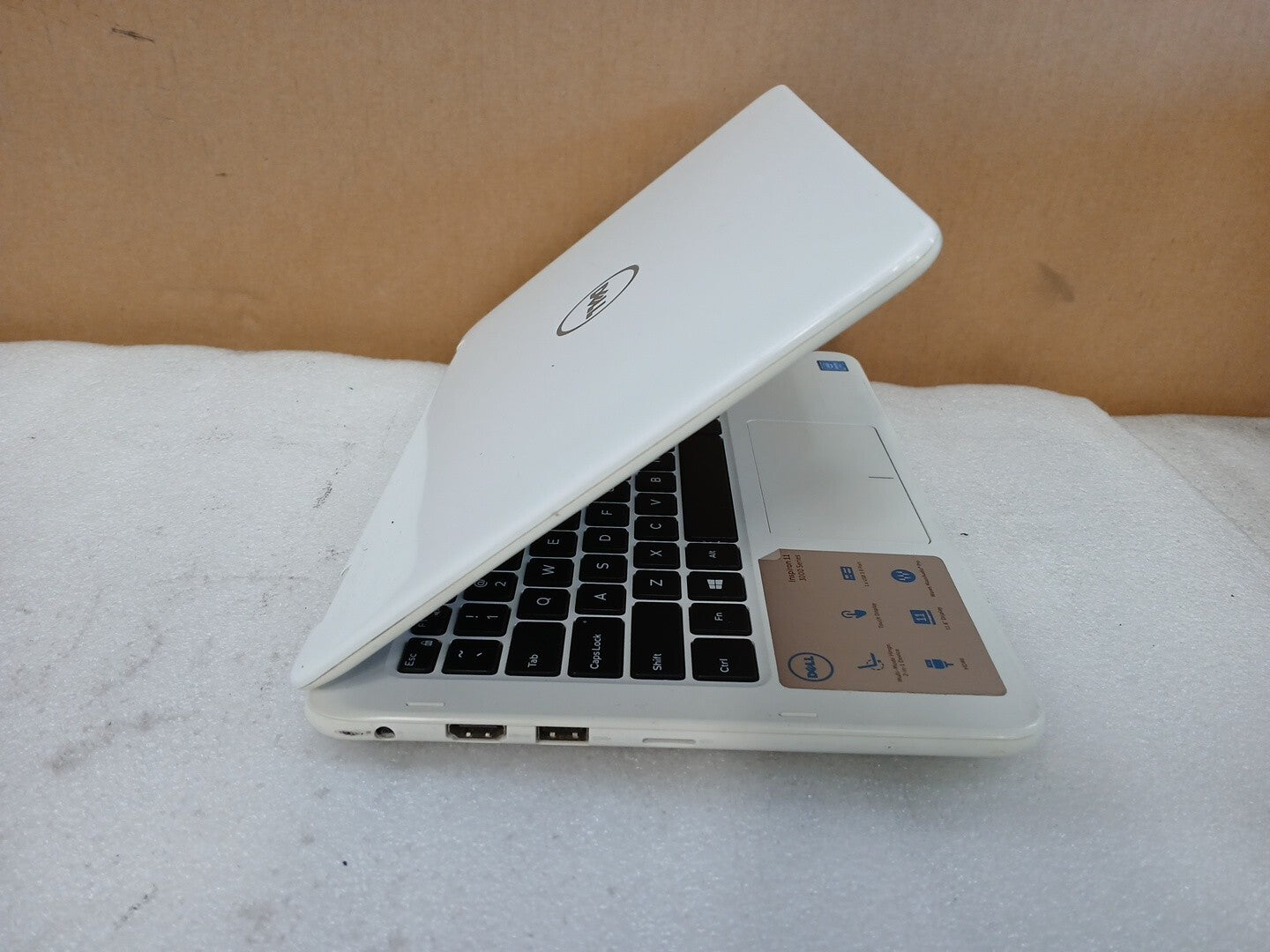DELL Inspiron 11 3168 Laptop 11.6" Pentium N3710 4GBRAM 128GB HDMI White A-