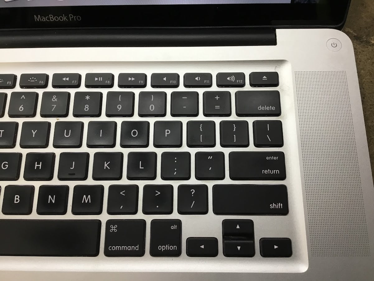 Apple MacBook Pro A1286 Laptop 15.4" i7-2670QM@2.20GHz 4GBRAM 500GB Au Seller A-