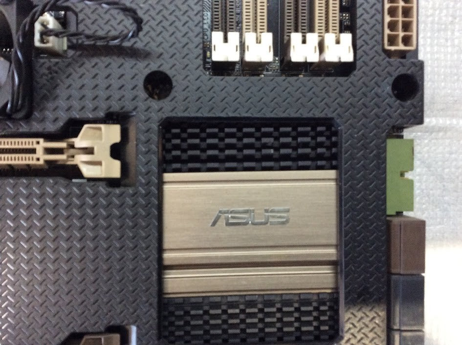 ASUS SABERTOOTH Z77 Motherboard ATX DDR3 LGA 1155 HDMI DP Intel Z77 [AU Seller]