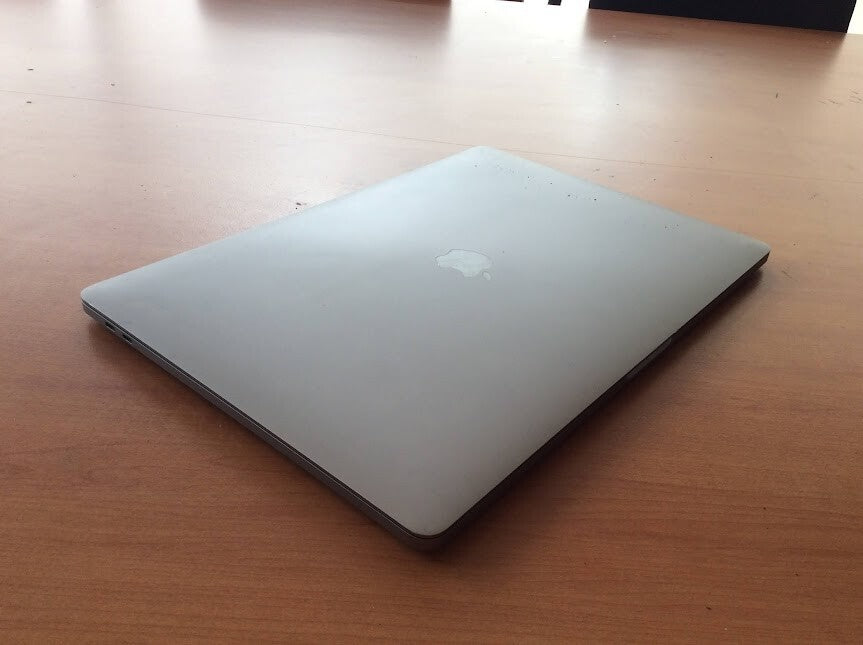 Apple Macbook Pro A1990 Laptop 15.4" i7-8750H 32GBRAM 1TBSSD EMC3215 Silver A-