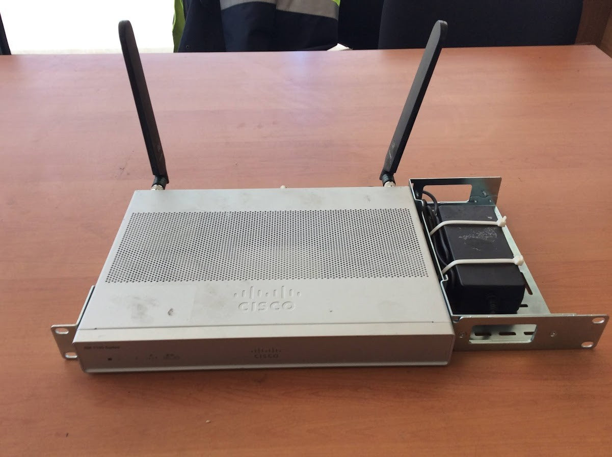 Cisco C1117-4PLTELA V2 ISR 1100 Router +4G LTE Antenna Rack Mount PSU Wi-Fi