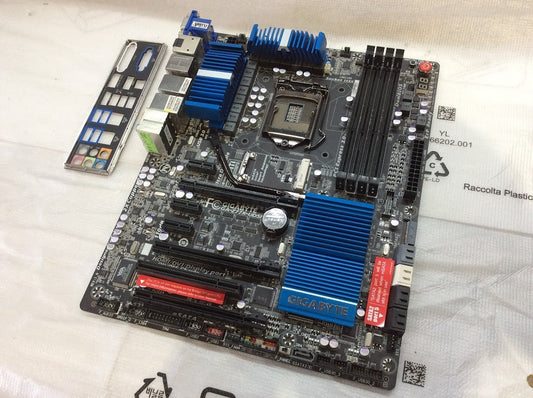Gigabyte GA-Z77X-UD5H Motherboard ATX DDR3 LGA 1155 HDMI DP Intel Z77 Au Seller
