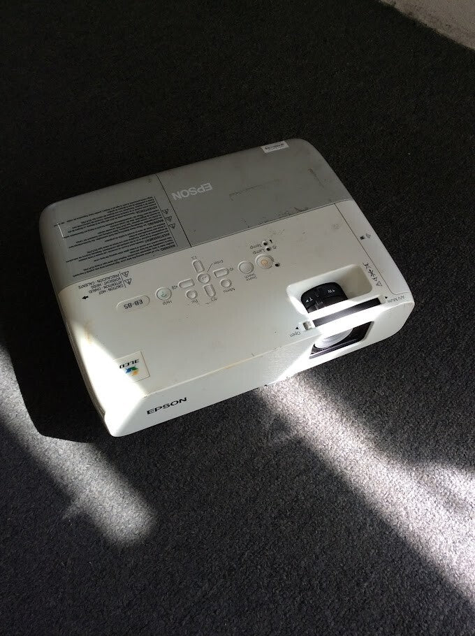 Epson H295B LCD Multimedia Projector LAMP HOURS 2270H White Au Seller