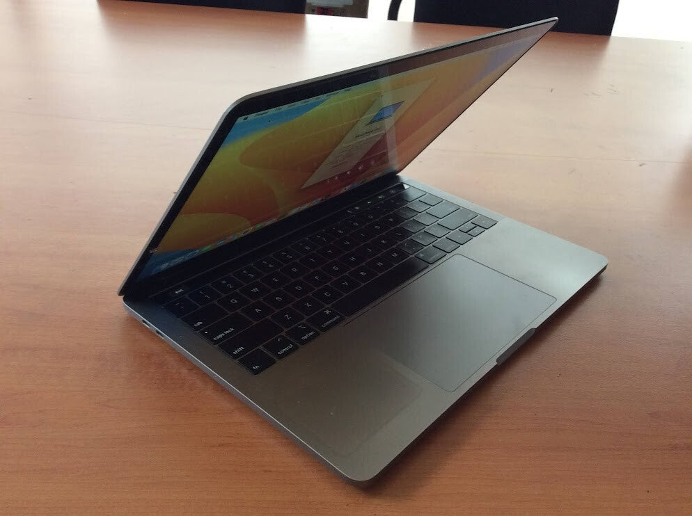Apple MacBook Pro A1989 Laptop 13'' i7-8559U@2.70GHz 16GBRAM 512GBSSD EMC3214 A-
