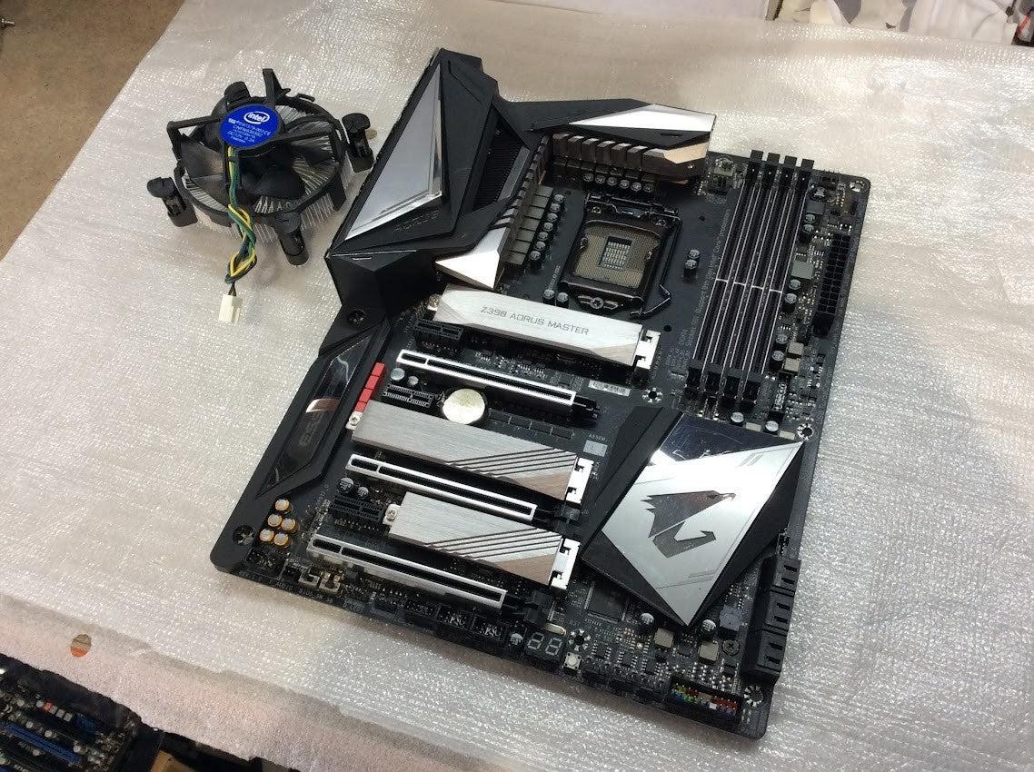 GIGABYTE Z390 AORUS MASTER Motherboard DDR4 ATX LGA 1151 USB-C HDMI Intel Z390