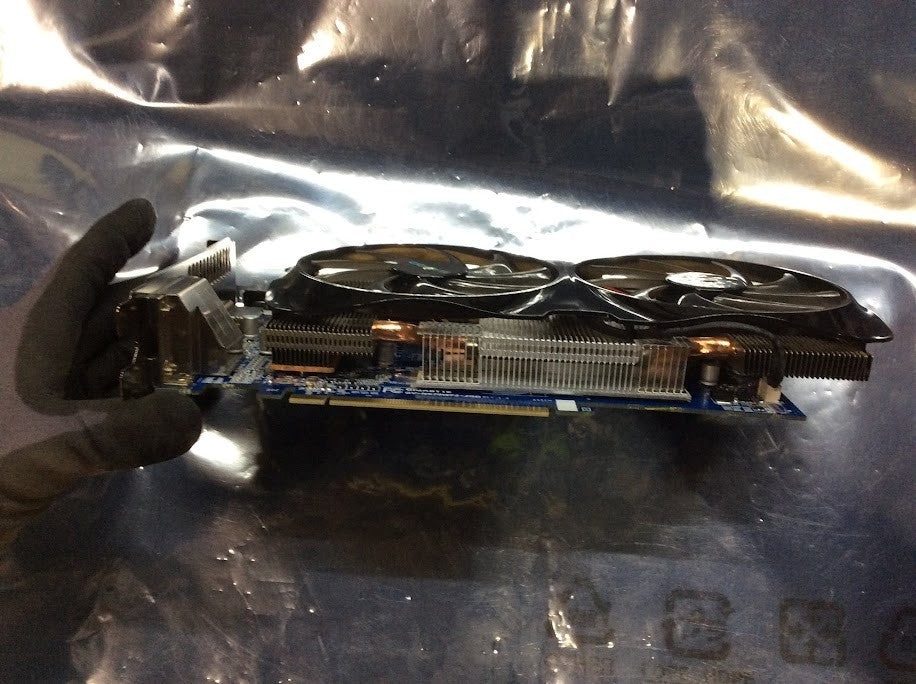 GIGABYTE GV-N670WF2-2GD Graphics Card GTX 670 DP HDMI DVI-D/DVI-I [AU Seller]