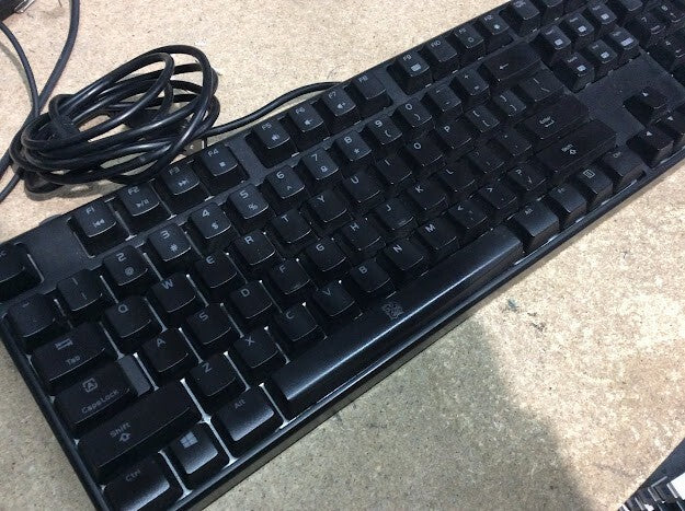Tt eSPORTS Mechanical game with numeric keypad Full RGB LED Backlit Au Seller