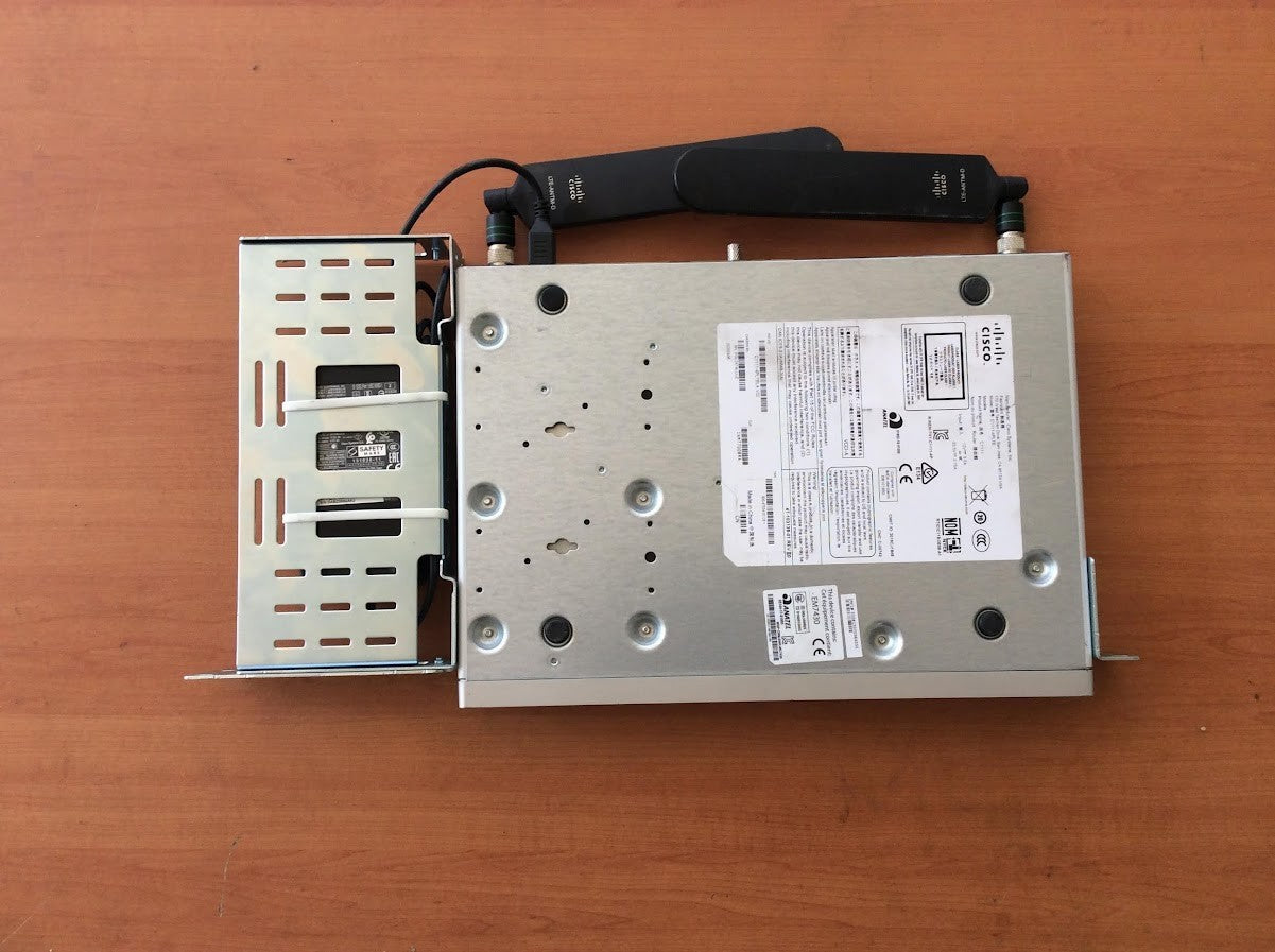 Cisco C1117-4PLTELA V2 ISR 1100 Router +4G LTE Antenna Rack Mount PSU Wi-Fi