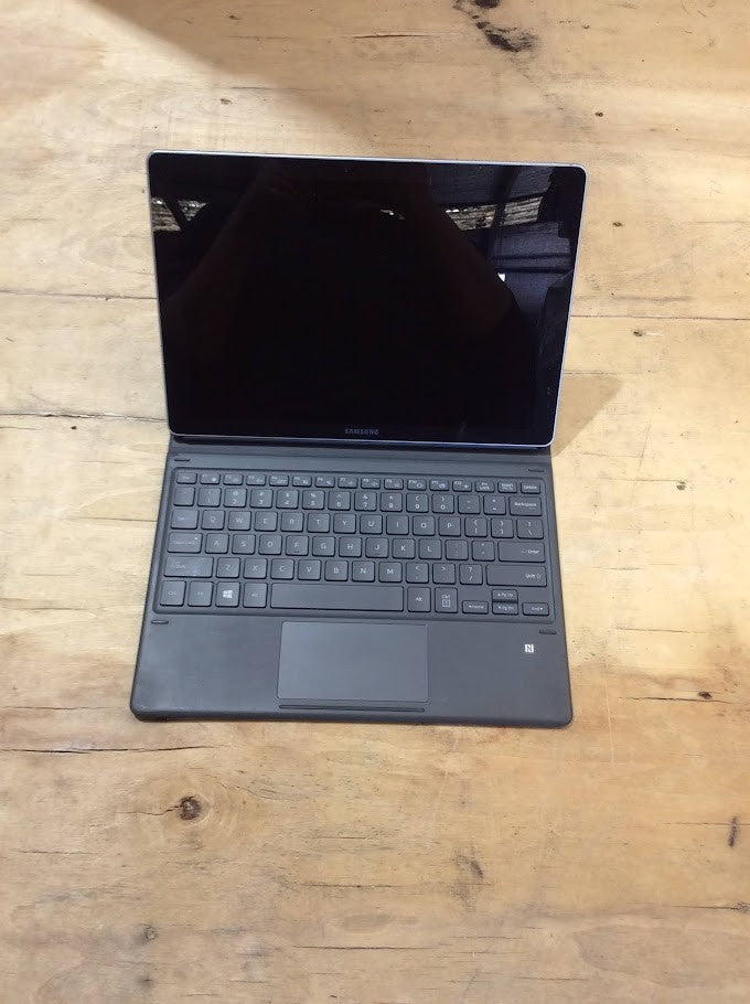 [AU] Samsung Galaxy Book 12" SM-W727YZKBXSA Tablet i5-7200U 4GBRAM 128GBSSD A-