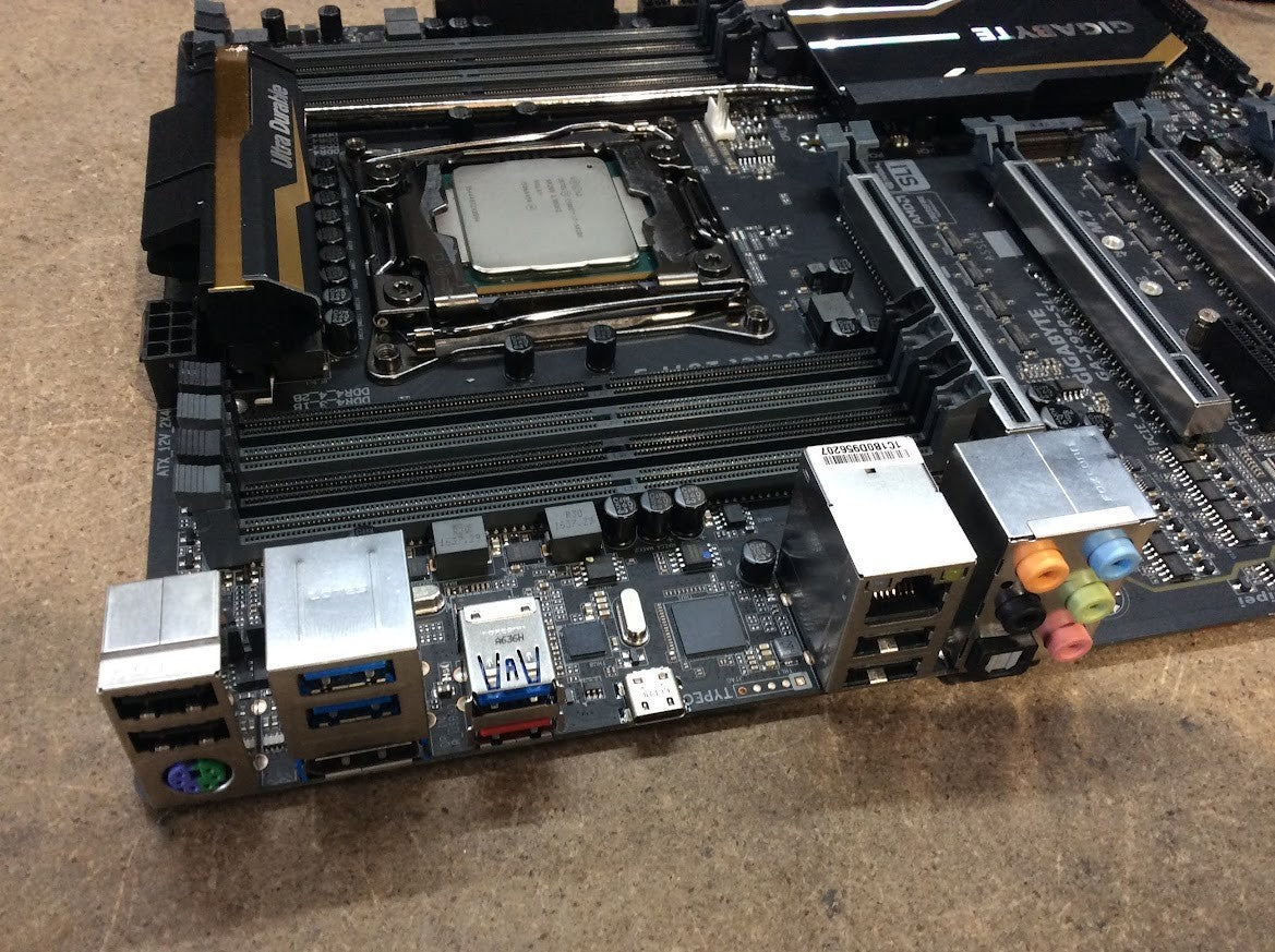 [AU] GIGABYTE GA-X99P-SLI DDR4 ATX LGA 2011-v3 Intel X99 DP USB-C With i7-5820K