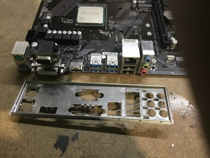 GIGABYTE GA-A320M-S2H Motherboard microATX AMD A320 DVI VGA HDMI w/AMD R3 3200G