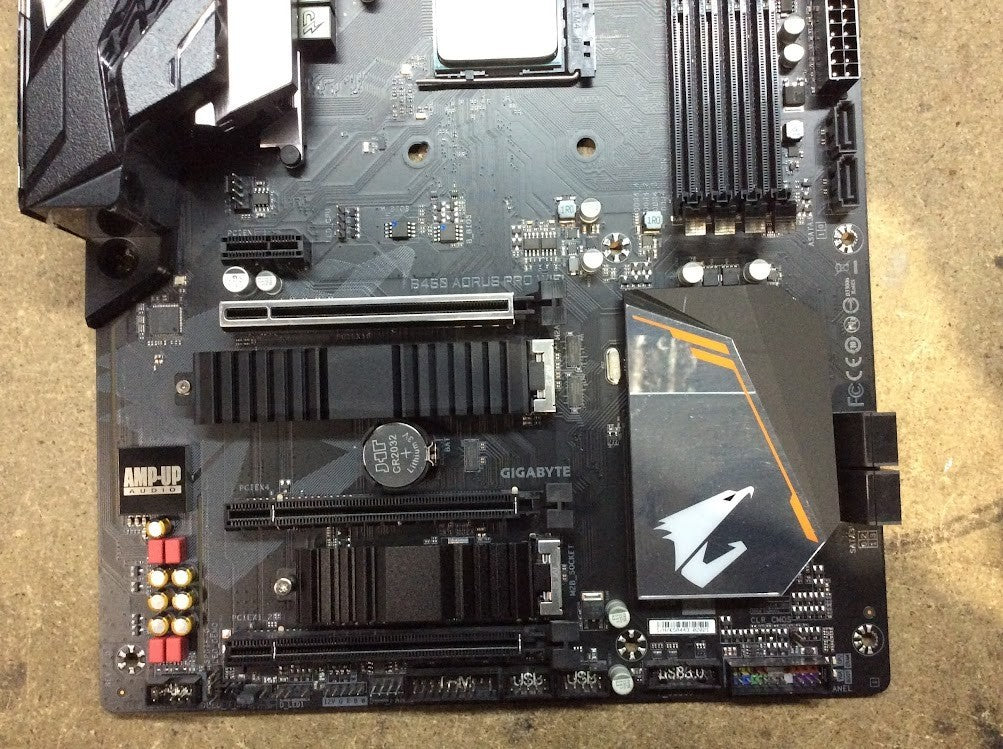 GIGABYTE B450 AORUS PRO WIFI DDR4 ATX USB-C AMD B450 Socket AM4 with AMD R5 2600