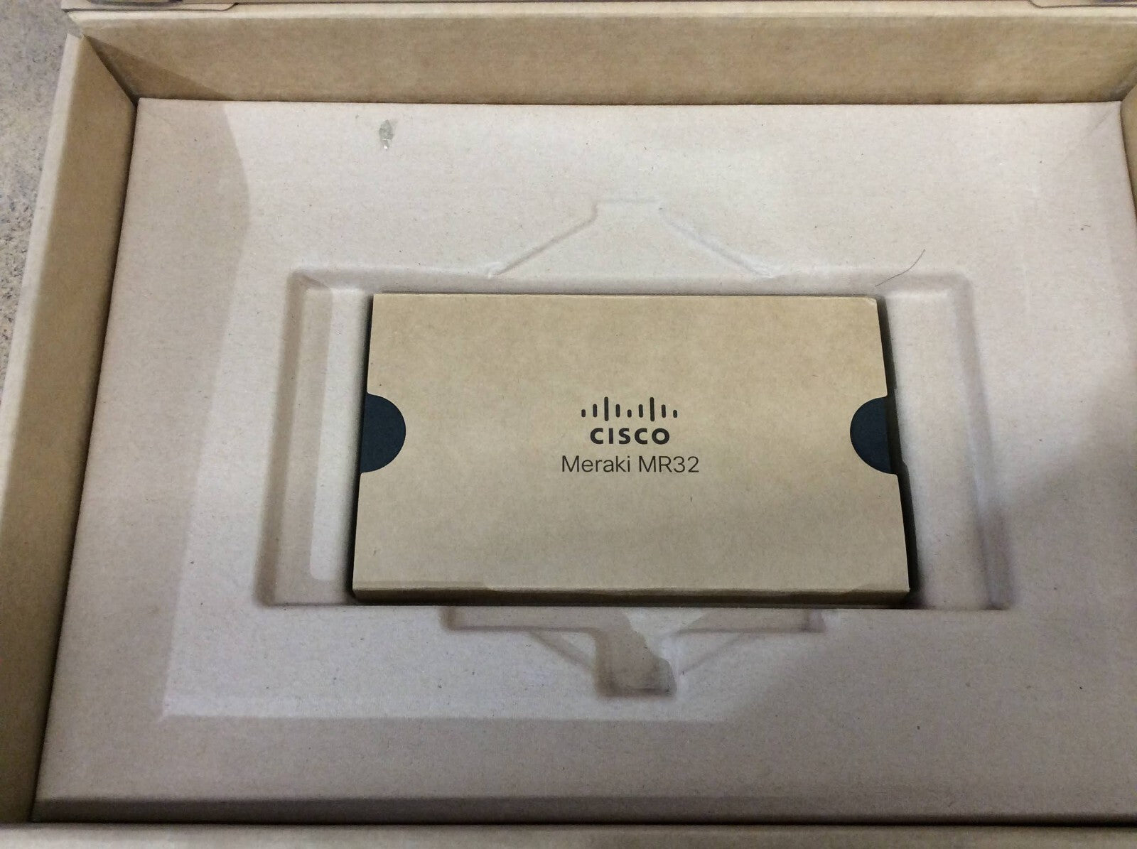 Cisco Meraki MR32-HW Managed Access Point w/Box,Stand and Accessory & Unclaimed