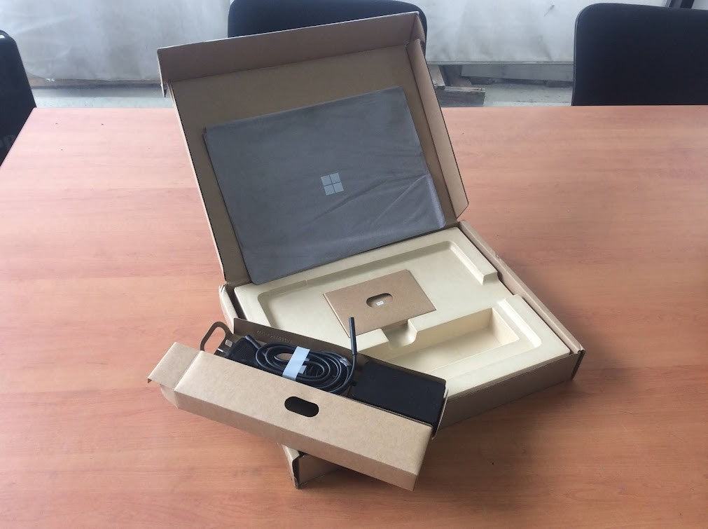 [AU]Microsoft Surface Pro 9 Tablet 13" i5-1245U 8GBRAM 128GBSSD USB-C Win11 A+