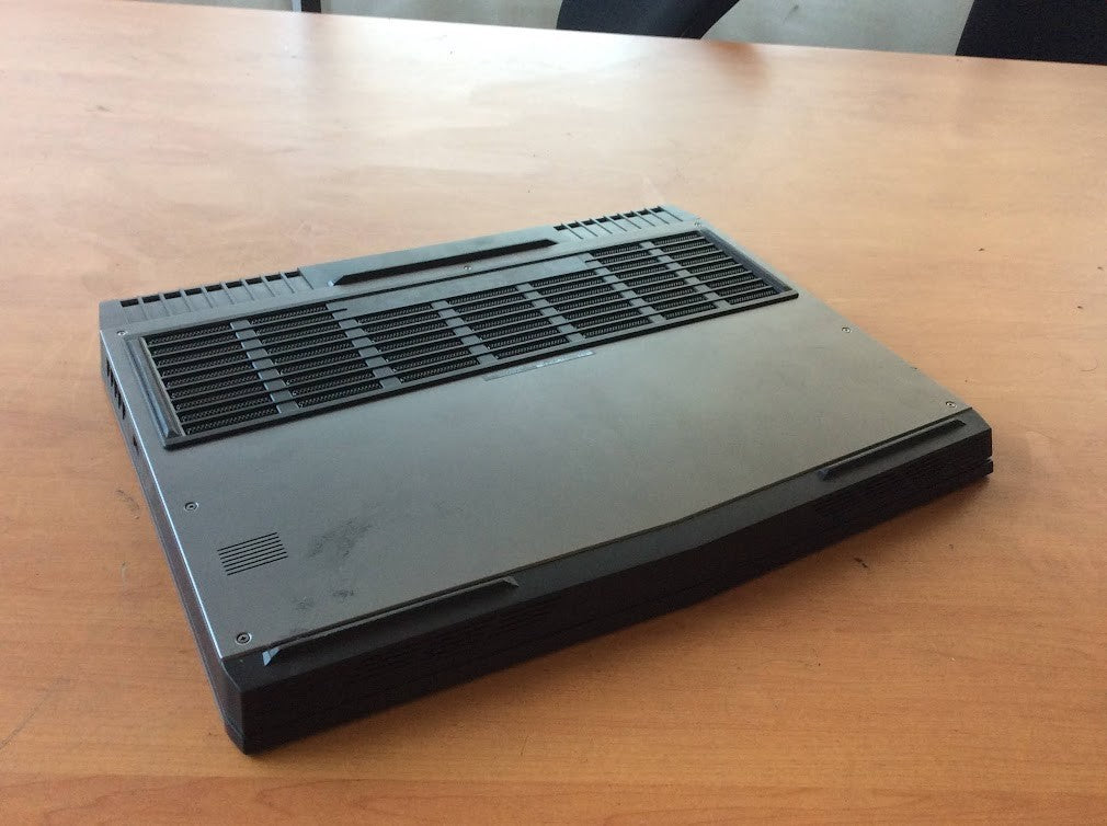 Alienware 17 R4 Laptop 17.3" i7-7700HQ+GTX 1070 GPU 16GBRAM 512GBSSD+1TB USB-C B