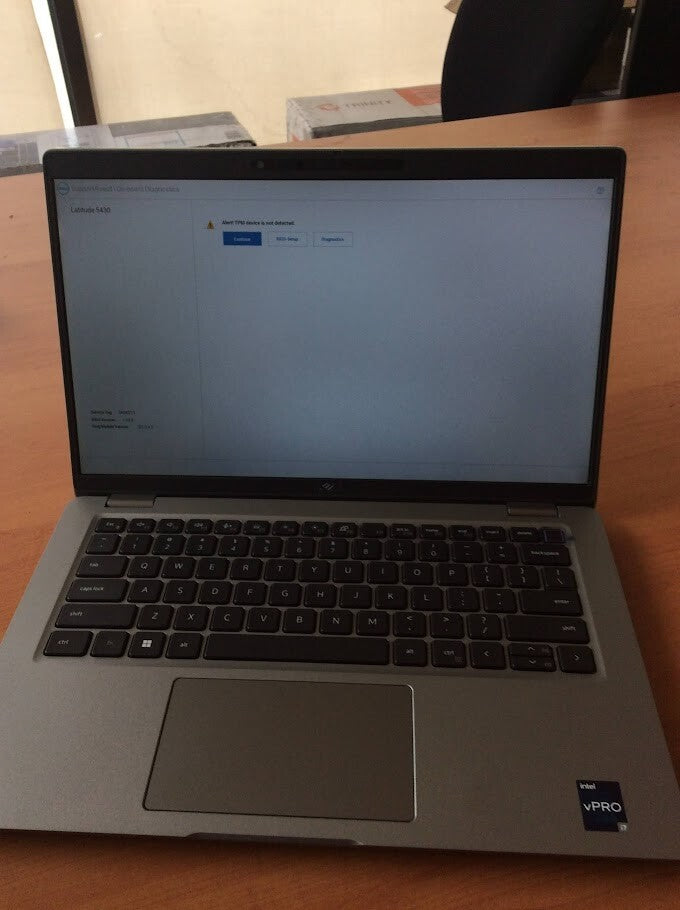 DELL Latitude 5430 12th Gen Laptop 14'' i7-1265U 32GBRAM 256GB USB-C Win10 A-