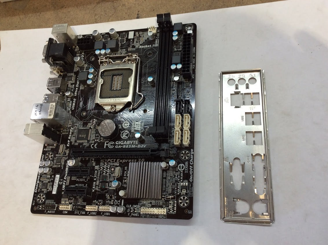 GIGABYTE GA-B85M-D2V Motherboard micro ATX DDR3 LGA 1150 VGA DVI Intel B85 [AU]